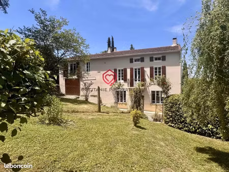 maison 8 pièces 182 m²