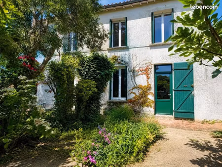 maison 8 pièces 142 m²