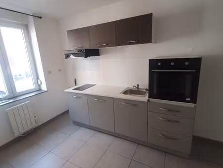 appartement 40m2 + cour de 40m2