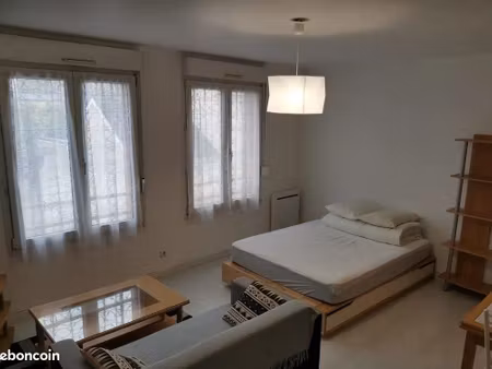 studio 1 pièce 30 m²