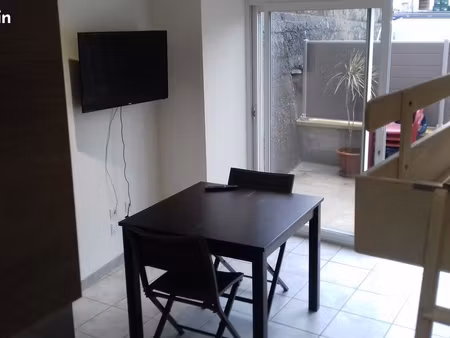 studio toute charges comprise avec terrasse et parking