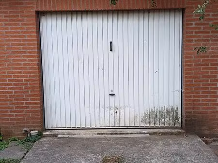 cherche location garage ou entrepôt environ lavandou  cavalière