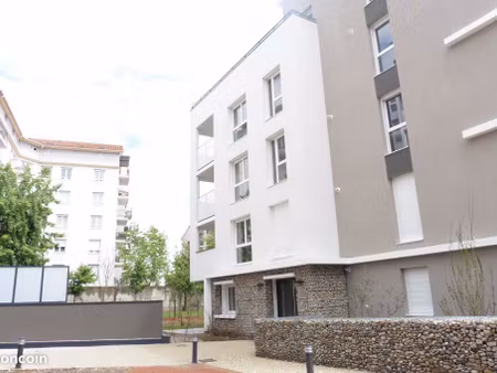 appartement 2 pièces 64 m²