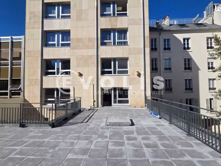 bureau 753 m²