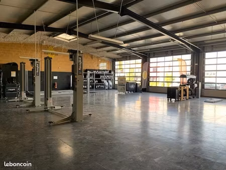 garage automobile  garage 480 m² la teste-de-buch