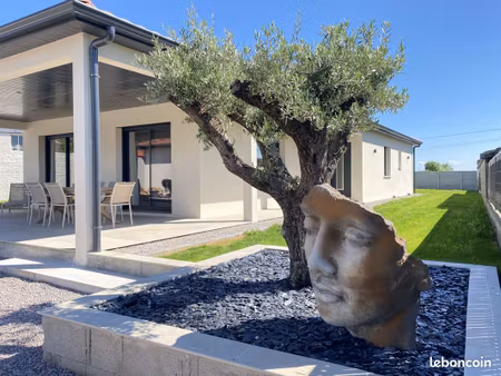 villa 5 pièces 120 m²