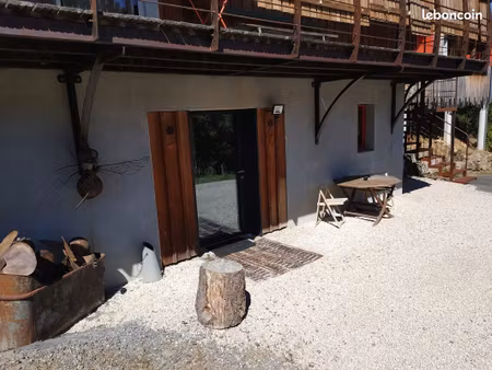 joli t2 meublé à st benoît