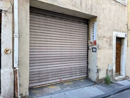 grand garage à vendre
