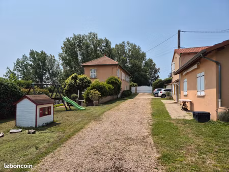 propriété 234m2 à 2 min de charlieu