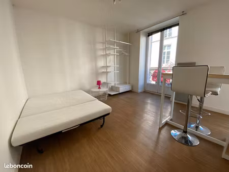 studio 1 pièce 19 m²