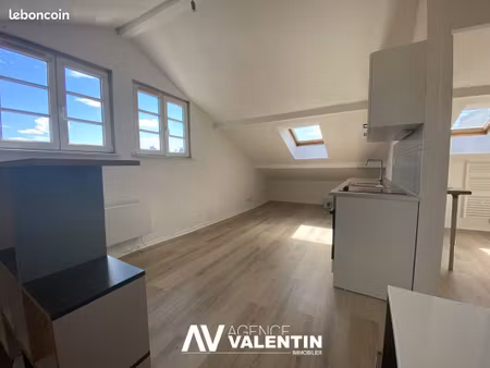 studio 1 pièce 25 m²