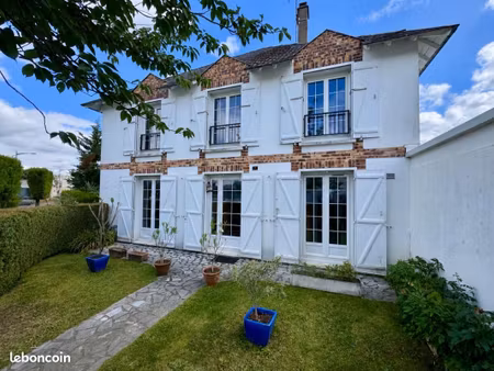 maison 6 pièces 153 m²