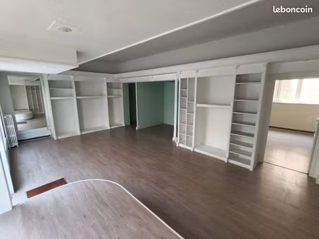 local commercial 64 m²