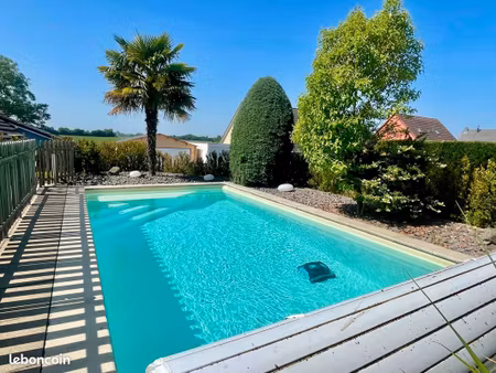 maison lumineuse - piscine - au calme - 15 min de colmar