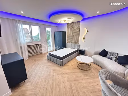 studio 1 pièce 27 m²