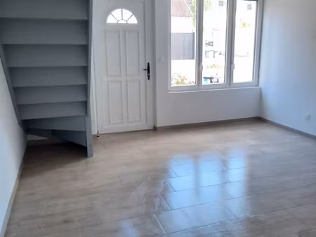 lumineux t2 bis duplex avec jardin individuel