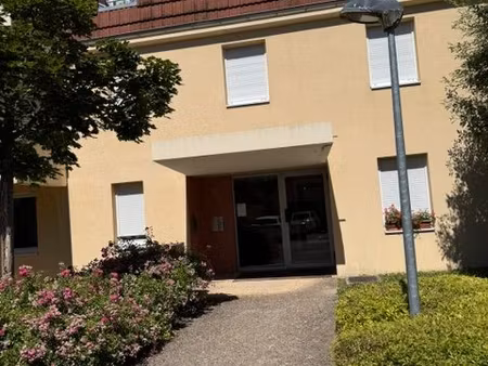 t2 avec terrasse  piscine et résidence sécurisée – beaune