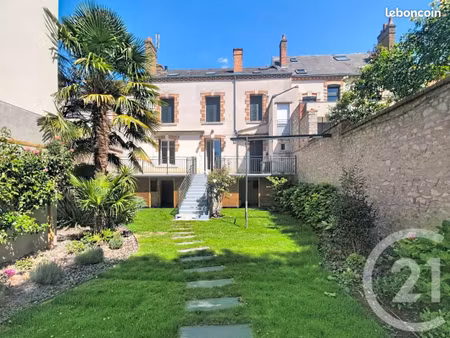 maison 10 pièces 289 m²