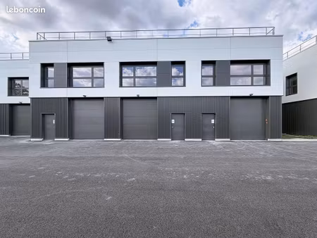 local d'activité 2 217 m²