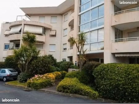 triangle d'or anglet – t1 bis rénové 29 m² – terrasse  cave  ascenseur – résidence de stan