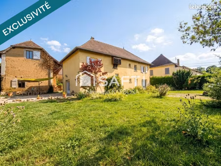propriété 8 pièces 235 m²