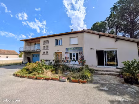 villa 8 pièces 265 m²