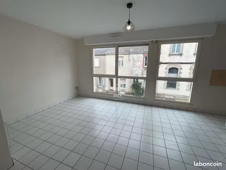 studio 1 pièce 25 m²