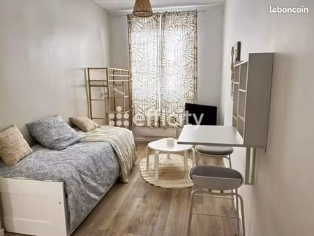 immeuble 10 pièces 244 m²