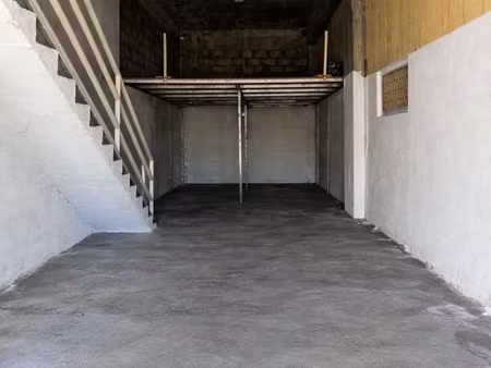 local 60 m² tampon
