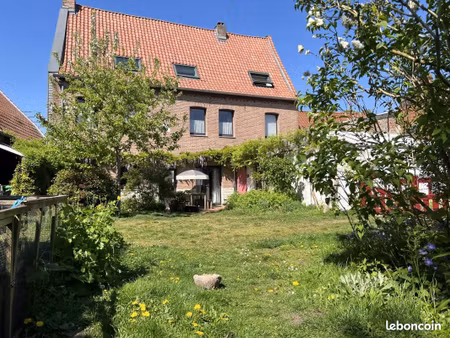 maison 6 pièces 205 m²