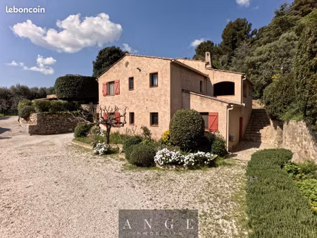 villa 6 pièces 186 m²