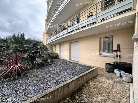 bureau 78 m²