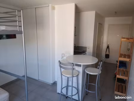 studio 22m2 pré équipé avec parking
