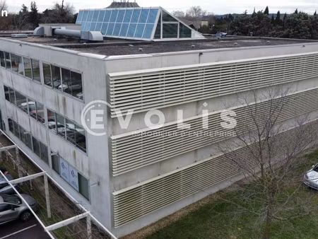 bureaux 69 m²