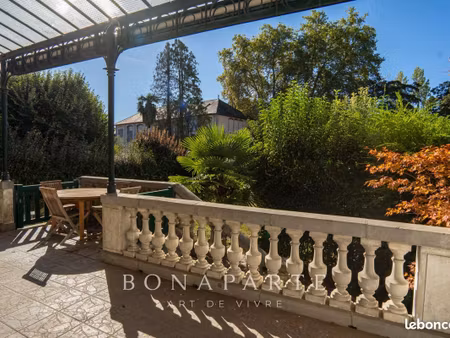 appartement 9 pièces 181 m²