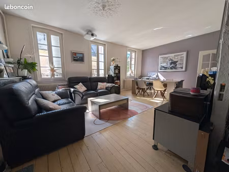 bourges centre historique – appartement 135 m² avec terrasse de 52 m² et vue sur le palais