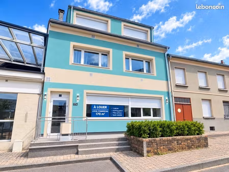 local commercial 170 m² à louer – centre de carling
