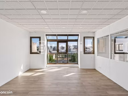 bureaux 473 m²
