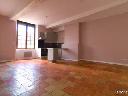 appartement t3 centre historique la ferté bd