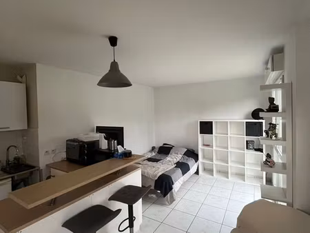 studio meublé 27 m² – place de stationnement + piscine résidence - écully