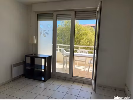 t2 mer et commodités à pied +parking et terrasse
