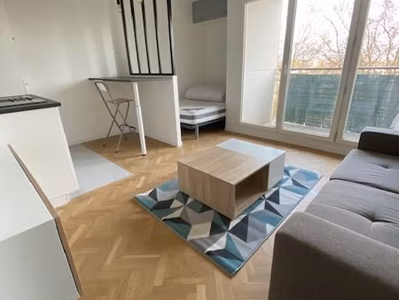 studio meublé 25 m2 – balcon  parking et cave