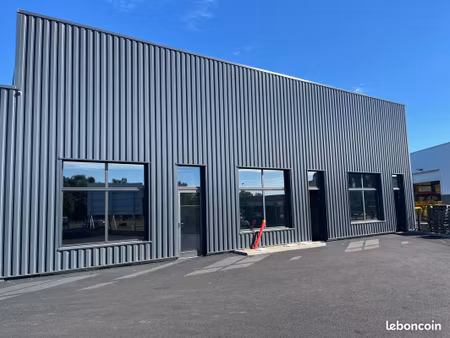 local commercial 70 m² hillion