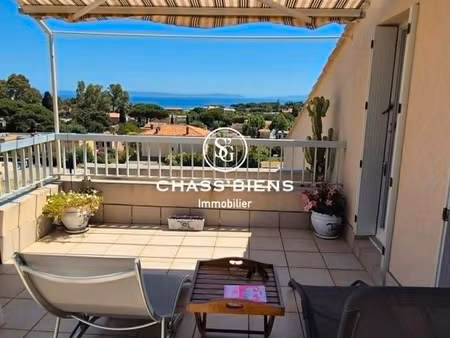 superbe duplex vue mer le lavandou