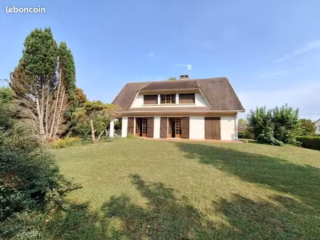 maison 7 pièces 205 m²