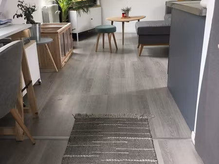 l’occasion type deux dans une petite copropriété calme