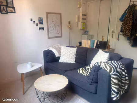 t2 27m2 en duplex + parking hypercentre