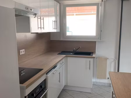 f2 de 47m2 quartier maraîchers avec cuisine équipée