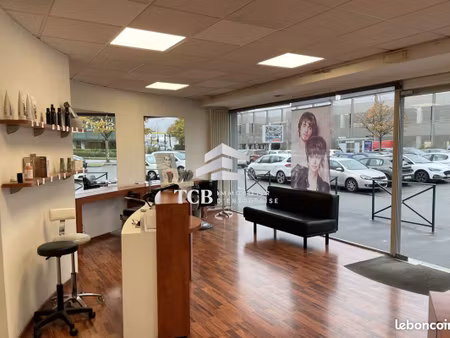 local commercial 65 m² saint-herblain