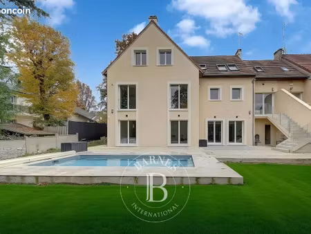 propriété 10 pièces 330 m²
